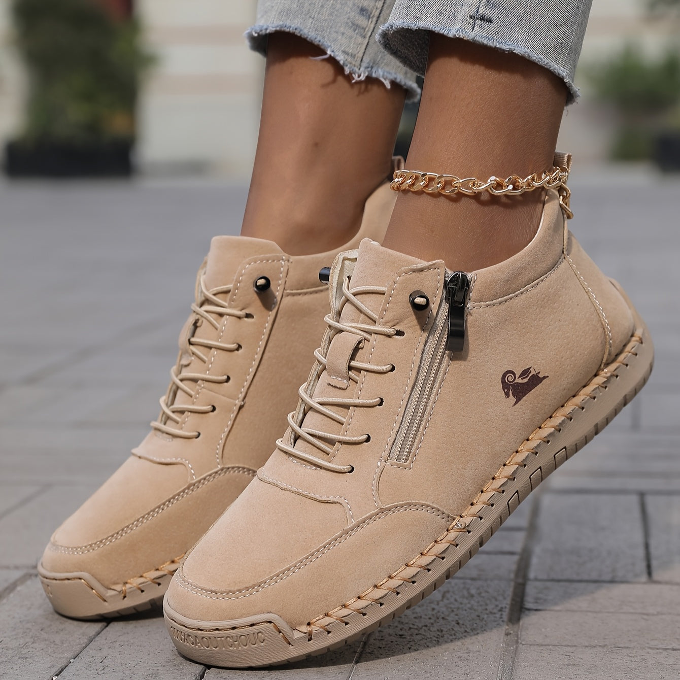Mia – des baskets orthopédiques élégantes et confortables