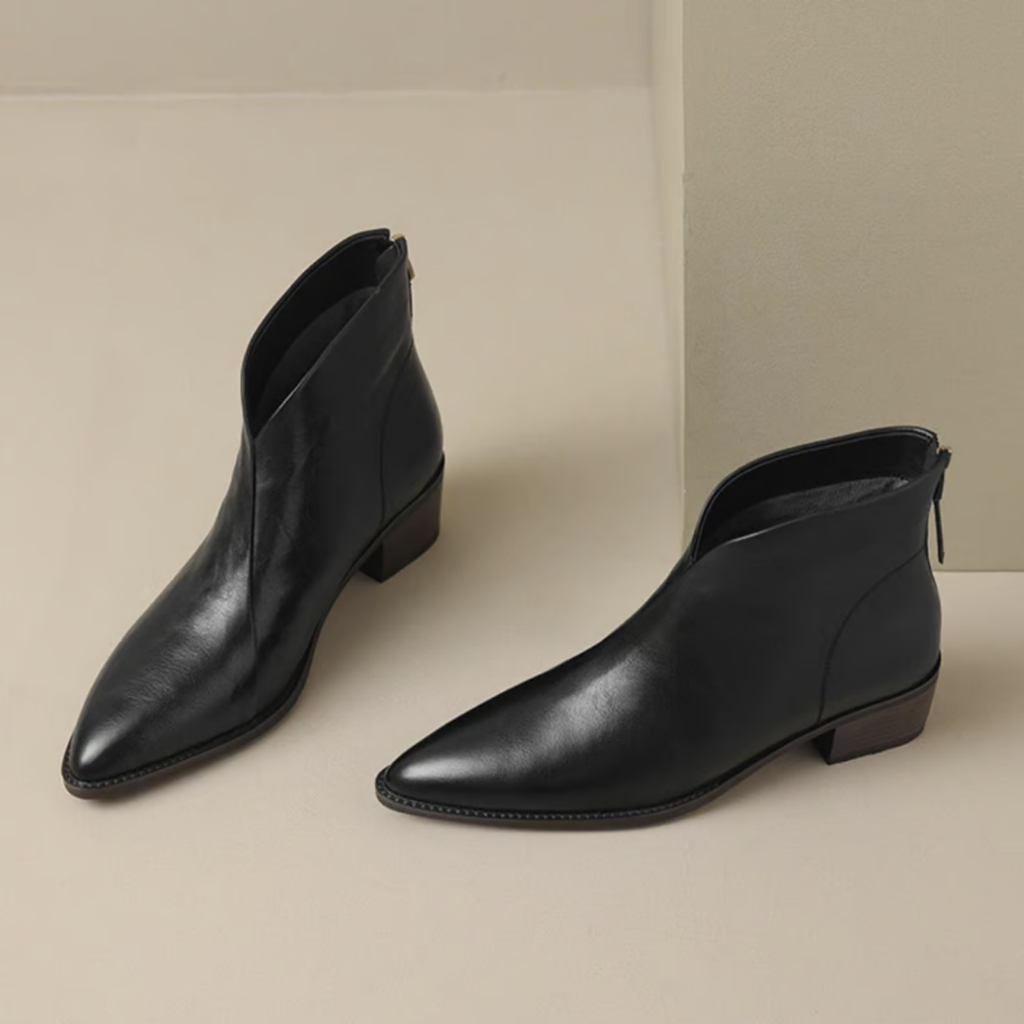 Ulvina – Luxe enkellaarsjes met lage hak, elegante afwerking
