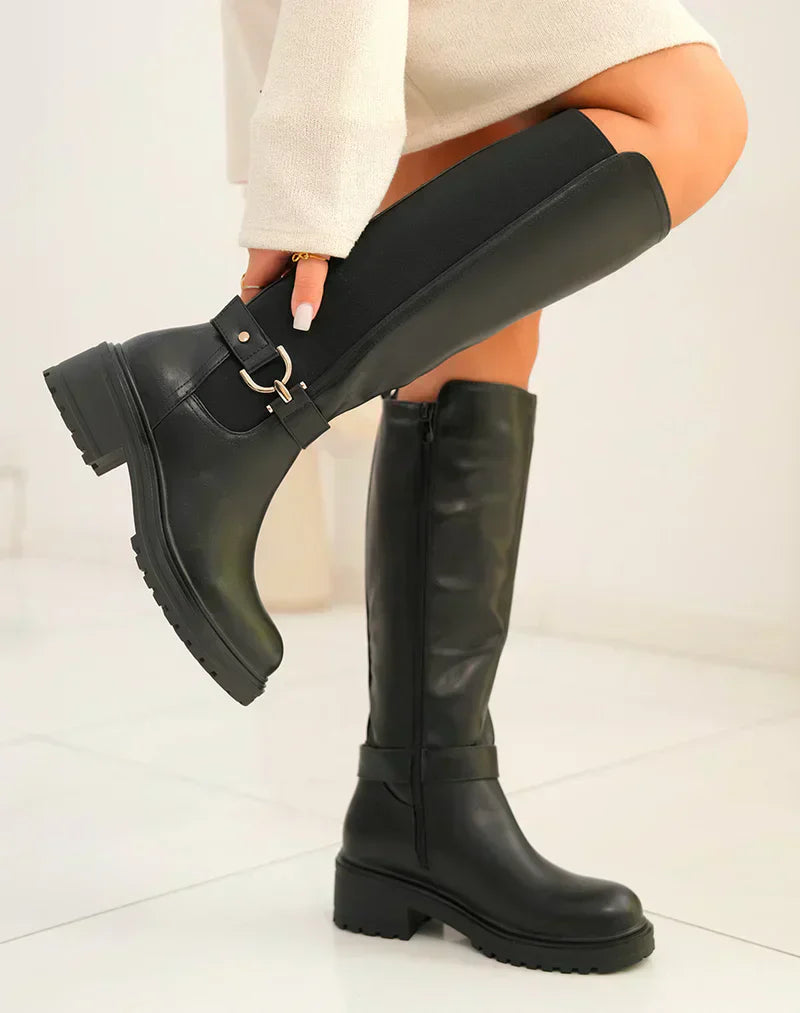 Patrycja - bottines noires à détail doré