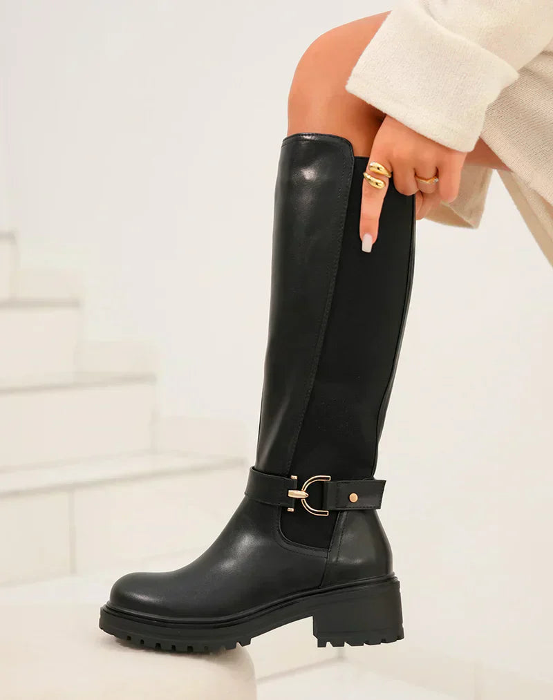Patrycja - bottines noires à détail doré