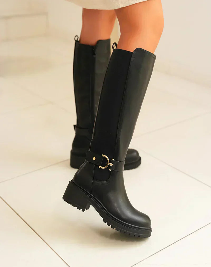 Patrycja - bottines noires à détail doré