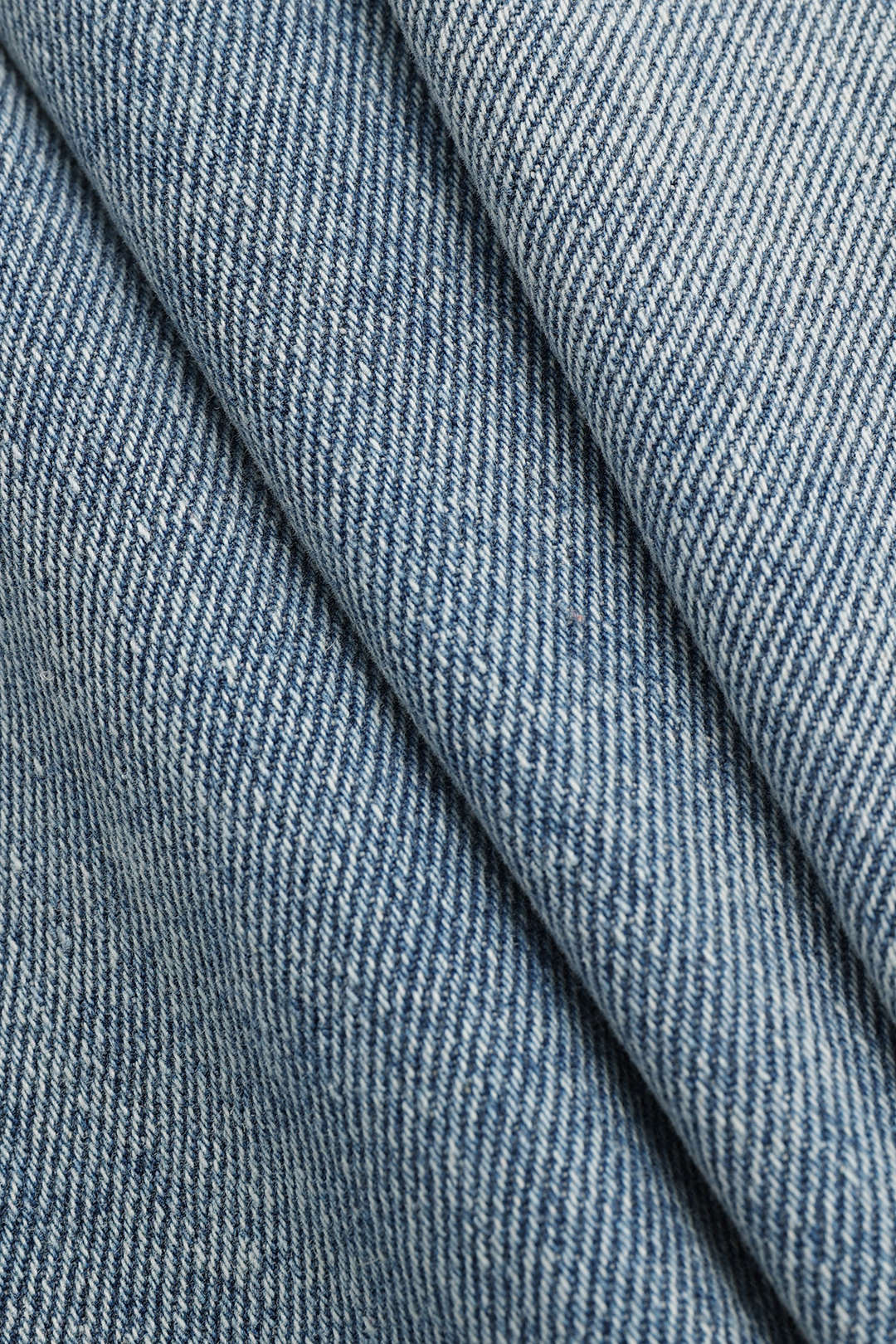 Jeans taille haute à fermeture asymétrique