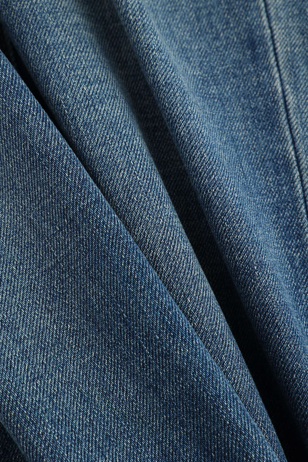 Jeans à taille haute et jambe évasée