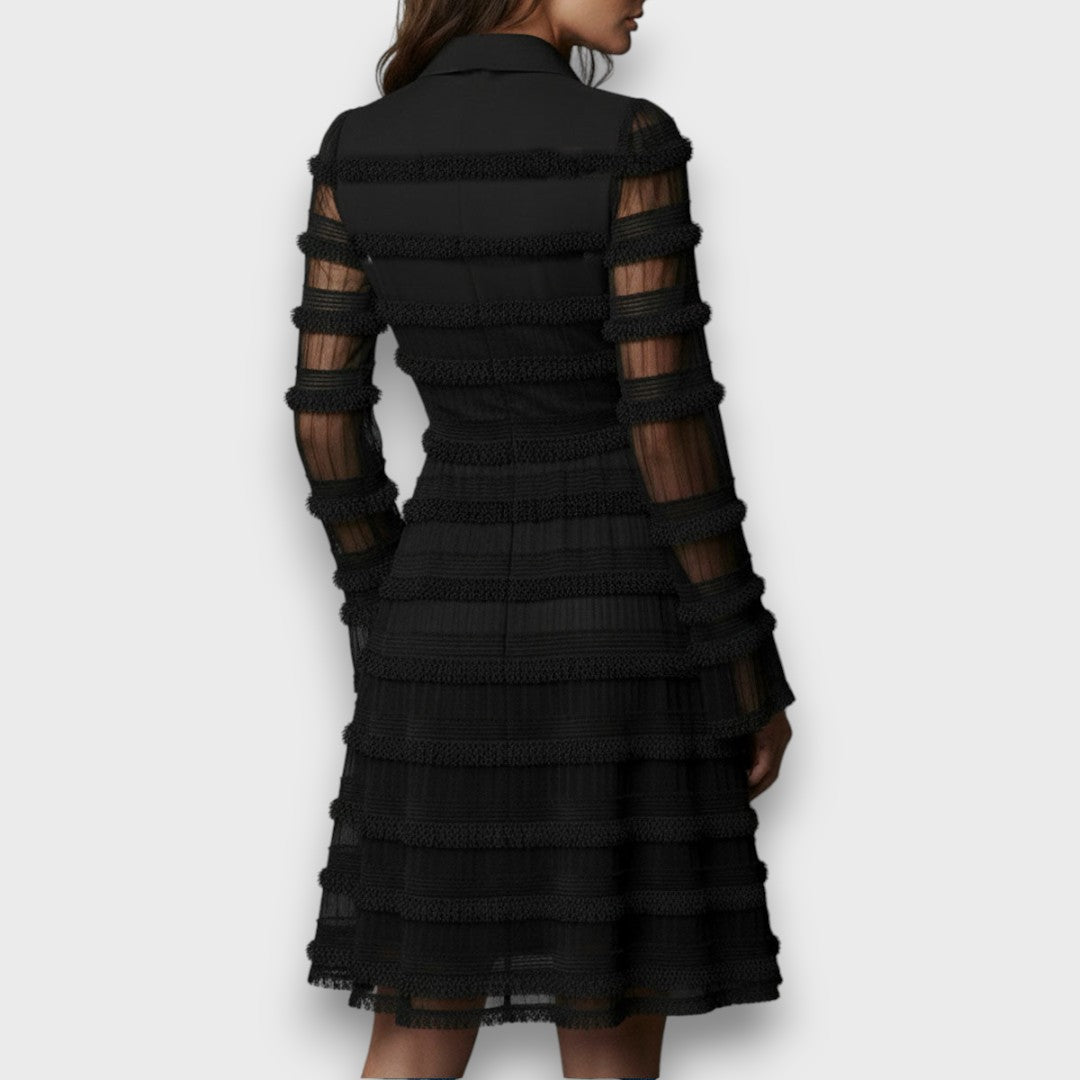 Robe en dentelle Natalia à décolleté en V élégant