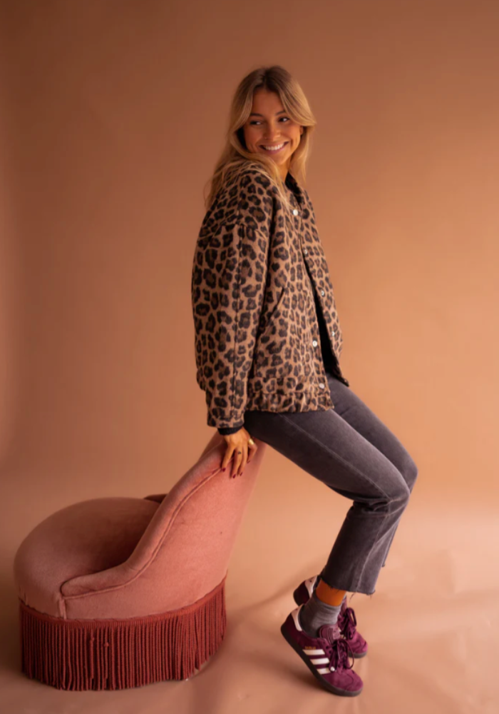 Fairuza - Jas met luipaardprint en knopen