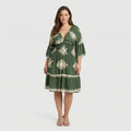 Robe Liora modelante la silhouette