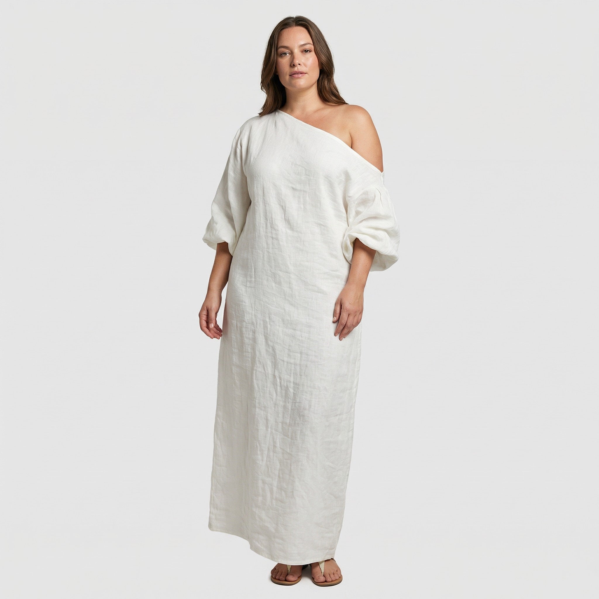 Robe Sophie asymétrique et élégante