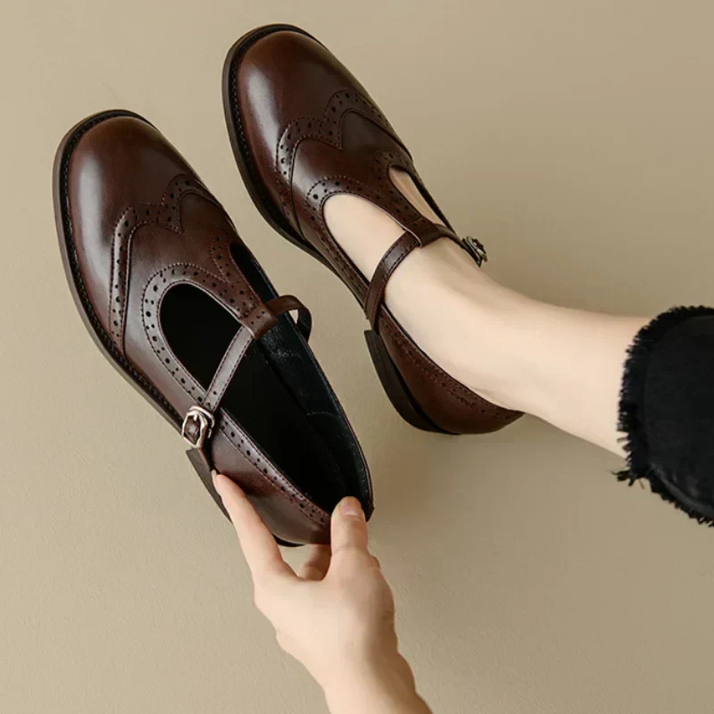 Julia | Chaussures orthopédiques avec une sangle en forme de T